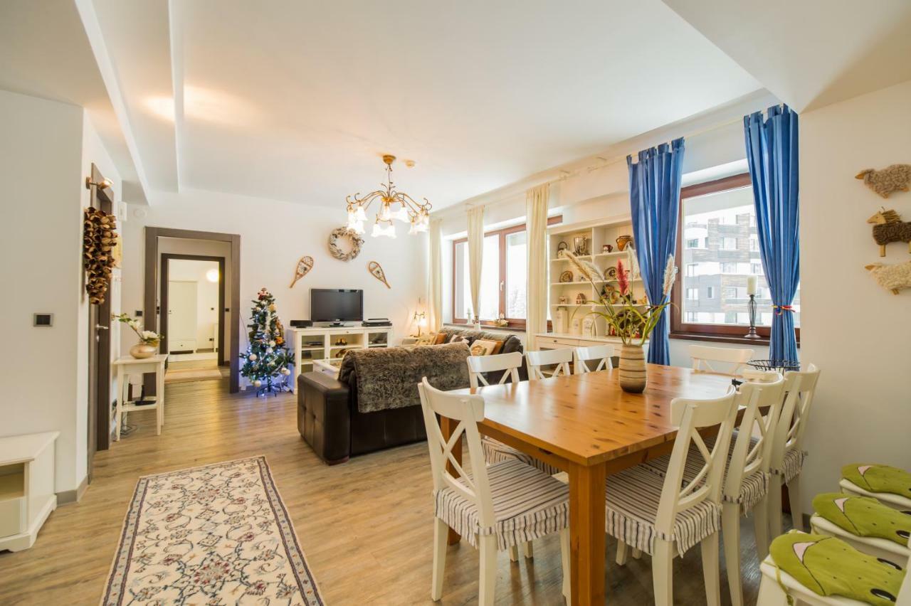Charming 3-Bedroom Apartment 포이아나브라소프 외부 사진